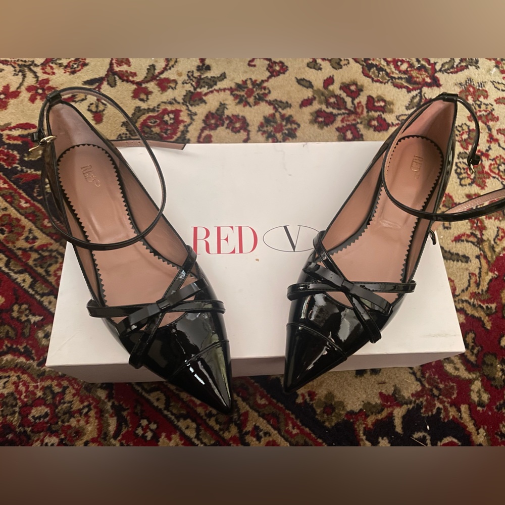 RED Valentino Black pointed toe flat with ankle strap